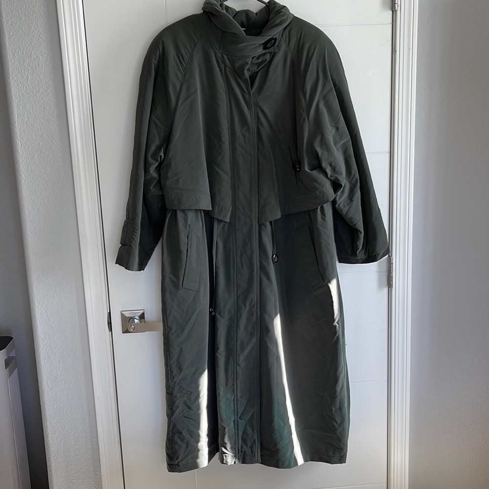1616- Vintage Patti Pen 80’s long puffer trench coat jacket- size 38